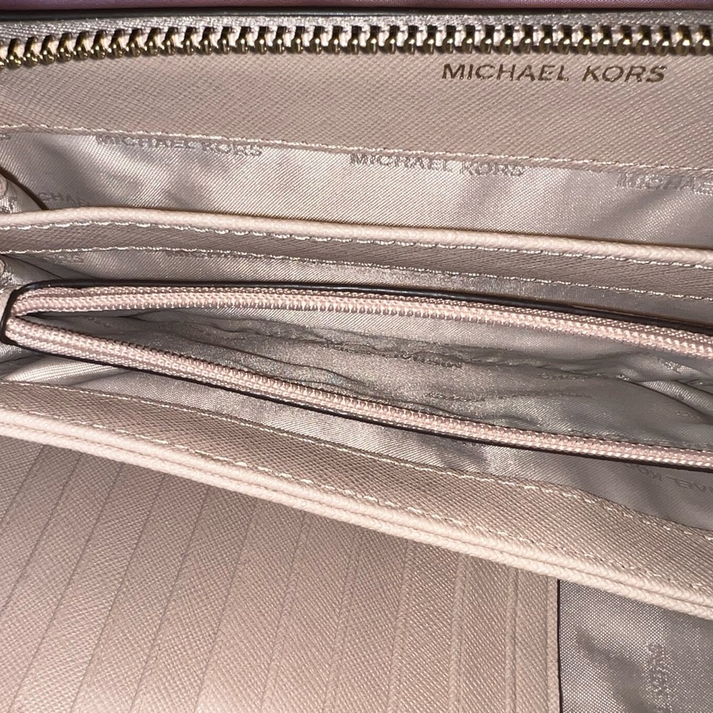 Wristlet Wallet With Multiple Card Holders And Po… - image 5